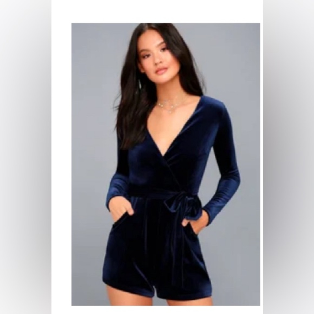 Lulus Romantic moves navy blue velvet long sleeve romper in M